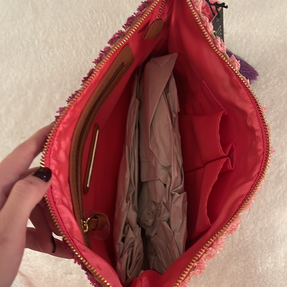 Fun Clutch - Picture 3 of 3